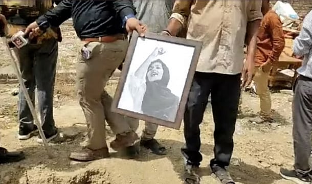 “எங்களின் ஒரு துளி கண்ணீரைக்கூட..”: யோகியின் புல்டோசர் ஆட்சியை வெளுத்து வாங்கிய அஃப்ரீன் பாத்திமா!