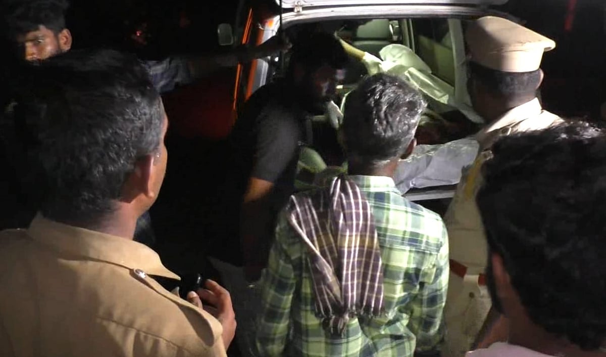 ஒருதலை காதலால் நடந்த விபரீதம்.. பள்ளி மாணவியை கத்தியால் குத்திவிட்டு ரயில் முன் பாய்ந்த இளைஞர் !