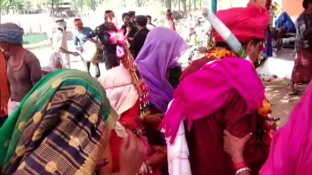 ஒரே தேர்தலில் நிற்கும் 3 மனைவிகள் - கணவரின் ஓட்டு யாருக்கு? : வேட்புமனு மூலம் வெளிவந்த அதிர்ச்சி உண்மை! 