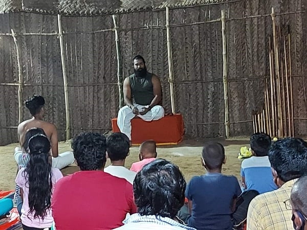 ஆன்லைனில் வகுப்பு எடுக்கும்போதே உயிரை விட்ட களரி மாஸ்டர் - காரணம் என்ன?