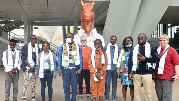 "இந்தியா ஒரு செஸ் போர்டு.. இங்கு கருப்பும் - வெள்ளையும் உள்ளது.." -நிற வேறுபாட்டை கடந்த செஸ் ஒலிம்பியாட்!