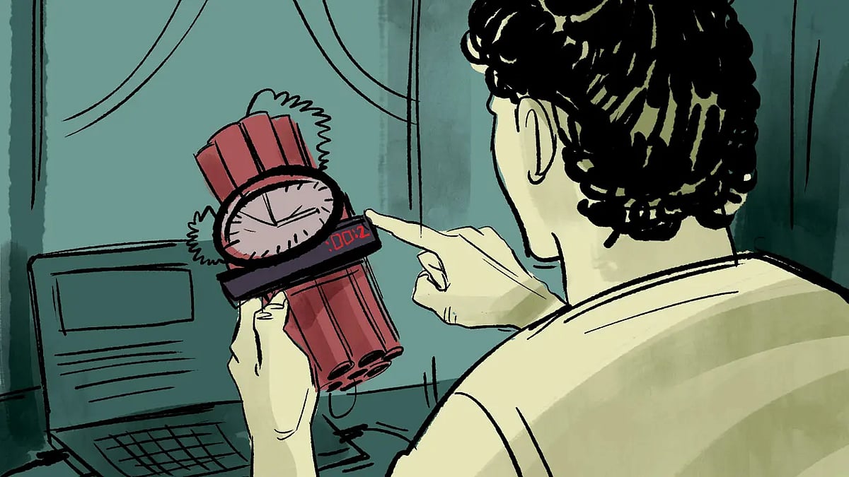 வெடிகுண்டு தயாரித்து கொரியரில் அனுப்பிய மாணவன்-நீட் பயிற்சியின் போது இன்ஷூரன்ஸ் பணத்துக்கு போட்ட ப்ளான்!