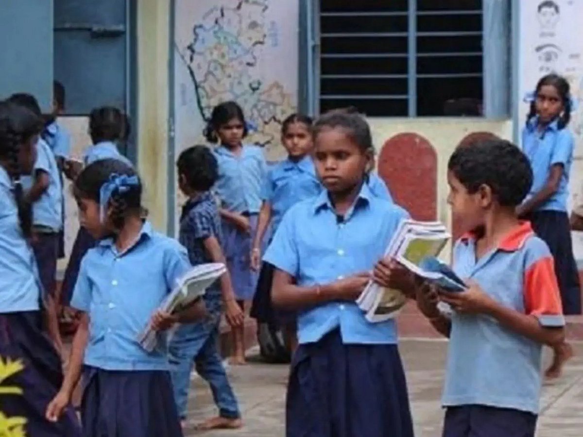 அரசு பள்ளியில் சிறார் திரைப்பட விழா - மாணவர்களுக்கு அயல் நாட்டு சுற்றுலா:  அரசின் அசத்தல் அறிவிப்பு!