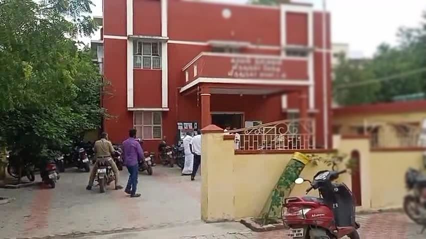 மதுபோதையில் பாலியல் தொல்லை.. மகனை கொலை செய்த தாய் உட்பட 4 பேர் கைது - விசாரணையில் ‘பகீர்’ தகவல்! 