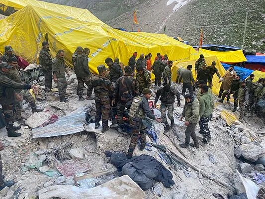 அமர்நாத் யாத்திரையில் பக்தர்கள் பலி எண்ணிக்கை 15 ஆக உயர்வு.. 40 பேர் மாயம்..