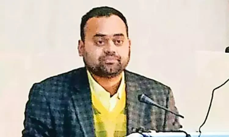 3 வருடமா ஒரு மாணவர் கூட வரவில்லை.. விரக்தியில் சம்பளதொகை 24 லட்சத்தை திரும்ப கொடுத்த பேராசிரியர்! 