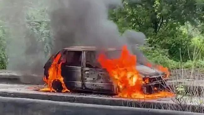காரோடு தீவைத்து கொளுத்திக் கொண்ட குடும்பம்.. தொழிலதிபர் முடிவுக்கு காரணம் என்ன?
