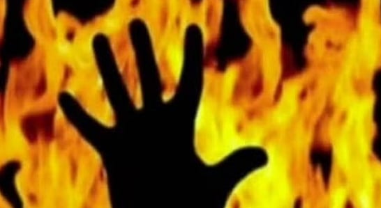 BJP ஆளும் ம.பி-யில் கொடூரம் :  பழங்குடியின பெண்ணை உயிரோடு கொளுத்திய கும்பல்!