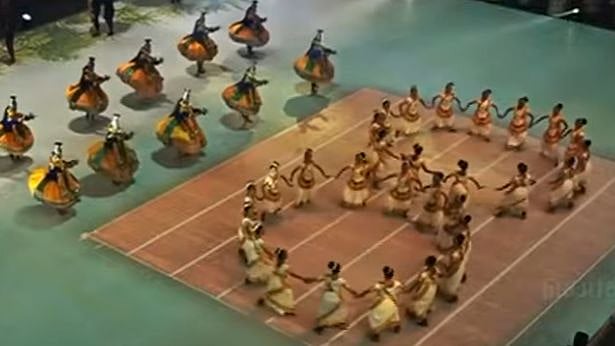 8 மாநிலங்களின் பாரம்பரிய நாட்டியம்.. லிடியன் நாதஸ்வரனின் இசை: புகைப்பட தொகுப்பு!