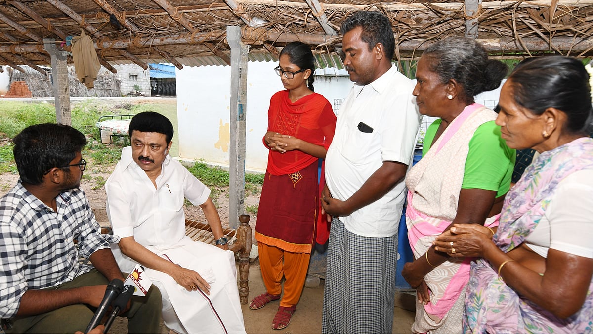 அருந்ததியர் குடியிருப்பில் திடீர் ஆய்வு - 3% ஒதுக்கீட்டில் பயிலும் மாணவர்களுடன் கலந்துரையாடிய முதல்வர்!