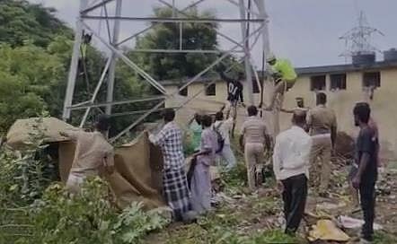 திருமணம் செய்ய மறுத்த காதலி.. 60 அடி உயர்மின் அழுத்த கோபுரத்தில் ஏறி தற்கொலை மிரட்டல் விடுத்த இளைஞர்! 