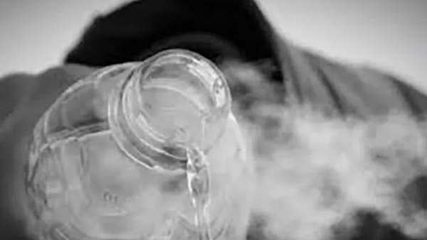 பாட்டை மாற்றக் கூறியவர் மேல் ஆசிட் வீச்சு.. திருமண நிகழ்ச்சியில் நடத்த சோகம்.. பின்னணி என்ன? 