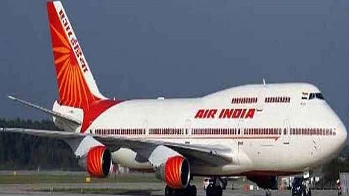 நடுவானில் மூச்சித் திணறிய பயணிகள்.. அவசர அவசரமாக தரையிறங்கிய விமானம்! காரணம் என்ன? 