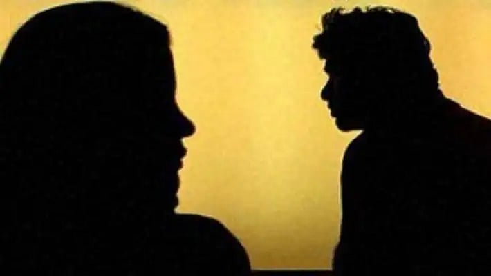 15 வயது சிறுவனுடன் வீட்டை விட்டு வெளியேறிய திருமணமான இளம்பெண்.. போக்ஸோவில் கைது - ஆந்திராவில் அதிர்ச்சி !