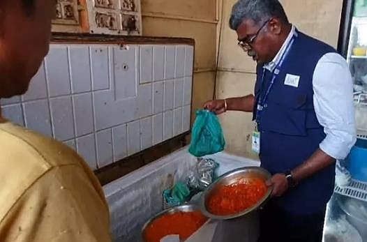 சமூகவலைதளத்தில் புகார்.. அதிரடியாக களத்தில் இறங்கிய அதிகாரிகள்: 10 கிலோ கெட்டுப்போன இறைச்சி பறிமுதல்!