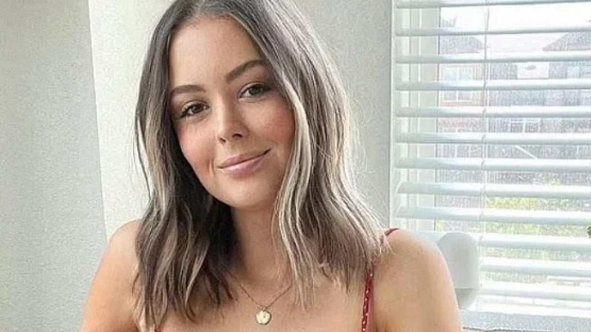 சம்பள பணத்தை வெளியே சொன்னால் பணி நீக்கமா ? - வேலையிழந்து தவிக்கும் இளம்பெண்.. நடந்தது என்ன ?