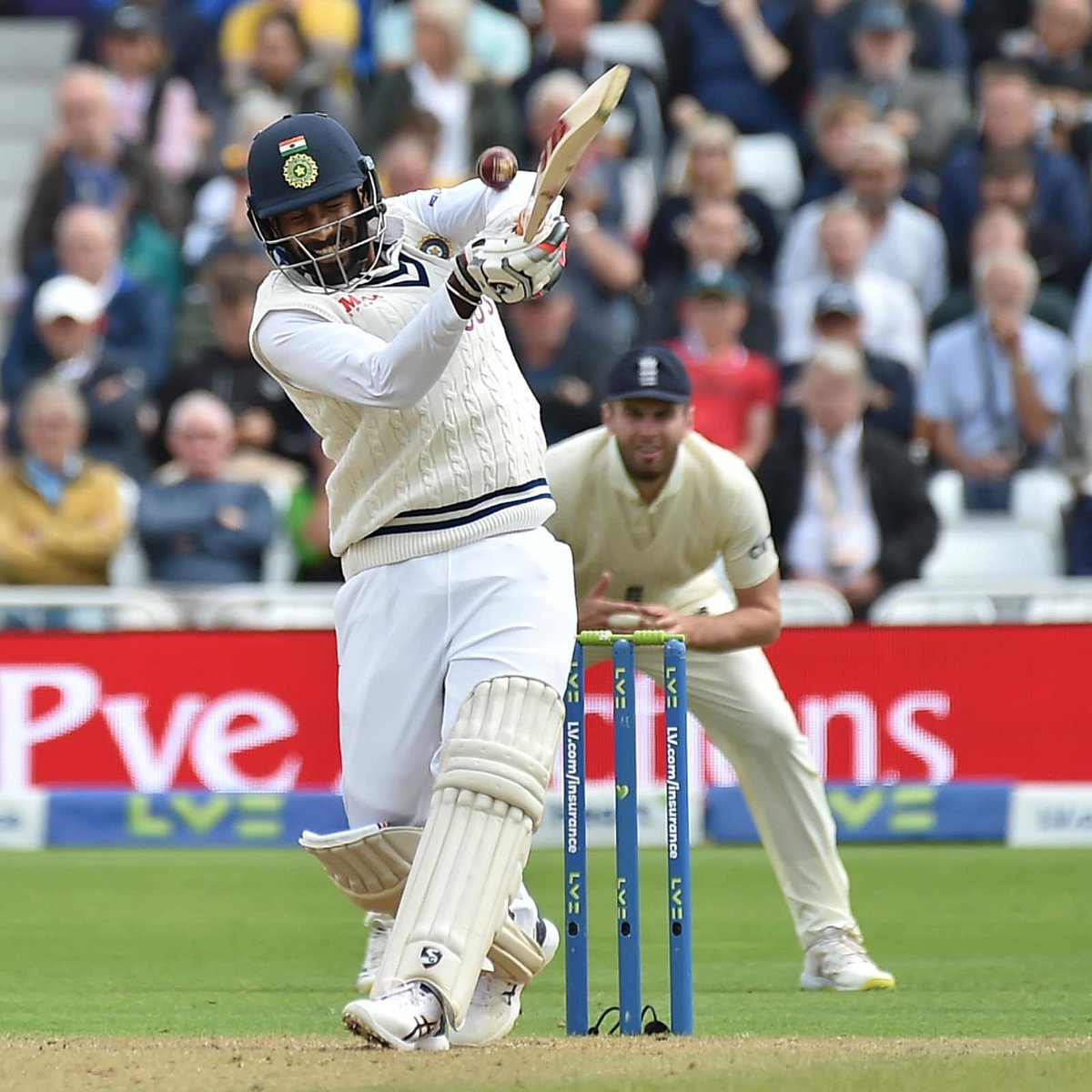 உலக சாதனை படைத்த பும்ரா.. பிராட்டின் ஓவரை நொறுக்கி தள்ளி லாராவின் சாதனையை தகர்த்தார்!