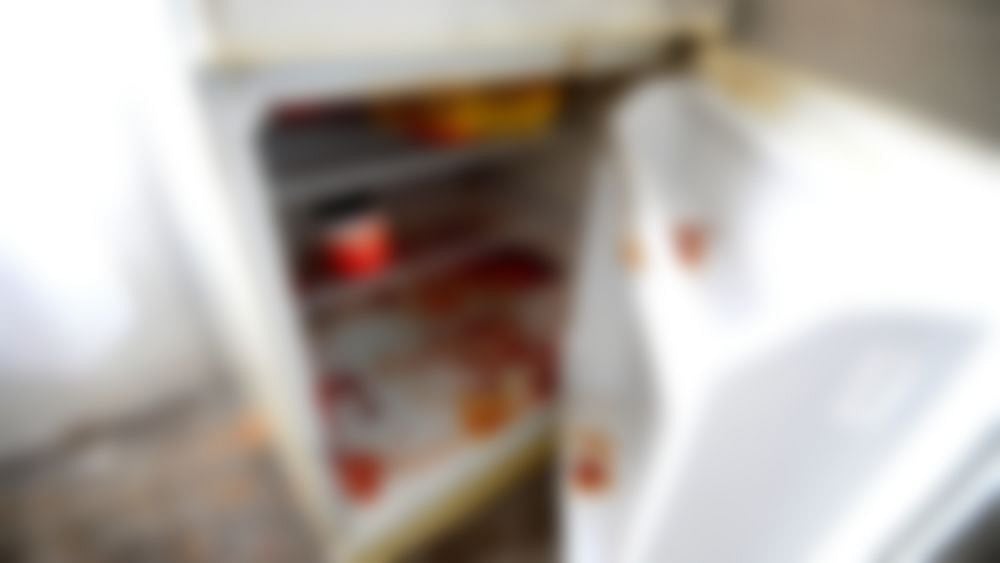சோதனை சென்ற இடத்தில் Fridge-ஐ திறந்த போலிஸாருக்கு காத்திருந்த அதிர்ச்சி.. நடந்தது என்ன?