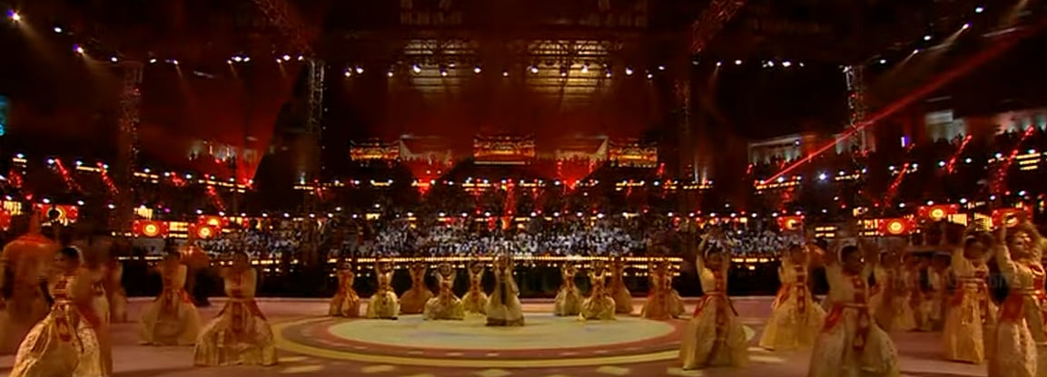 8 மாநிலங்களின் பாரம்பரிய நாட்டியம்.. லிடியன் நாதஸ்வரனின் இசை: புகைப்பட தொகுப்பு!