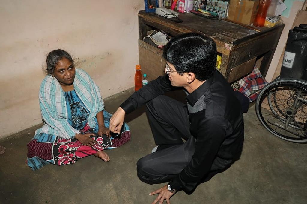 மாற்றுதிறனாளி குடும்பத்தை கவனித்து கொள்ளும் சுகுணா.. ஒரே நாளில் வங்கிப்பணி வழங்கி துயர் துடைத்த அரசு !