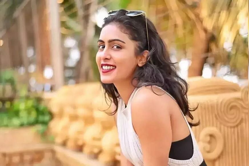 படப்பிடிப்பின் போது ஏற்பட்ட விபத்து.. இரத்தம் வழிய மருத்துவமனைக்கு கொண்டு போன 'கோமாளி' பட நடிகை..