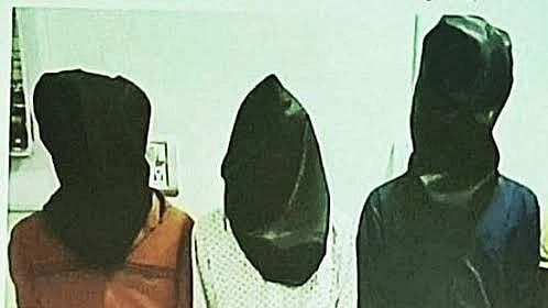 “மனைவி, 2 குழந்தைகளை கொன்றுவிட்டு ஆட்டோ டிரைவர் தற்கொலை” :  வெளியான பகீர் வீடியோ - வழக்கில் மூவர் கைது!