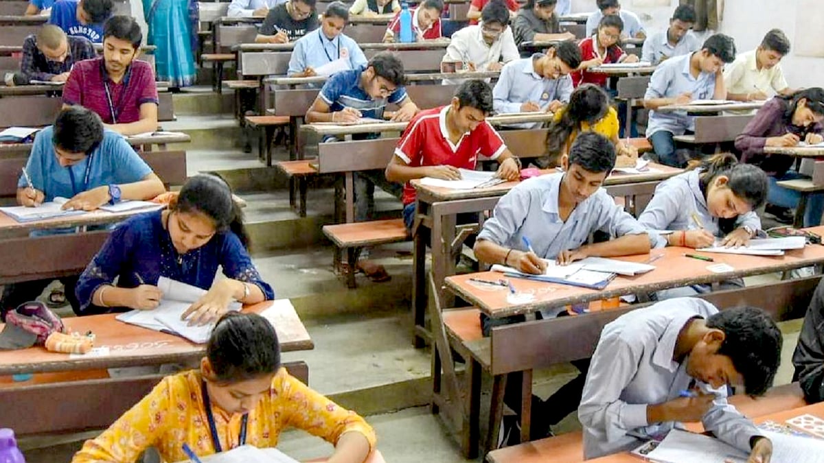 தேர்வாளர்களுக்கு முக்கிய அறிவிப்பு : TNPSC குரூப் 4 Hall Ticket பெறுவது எப்படி ?