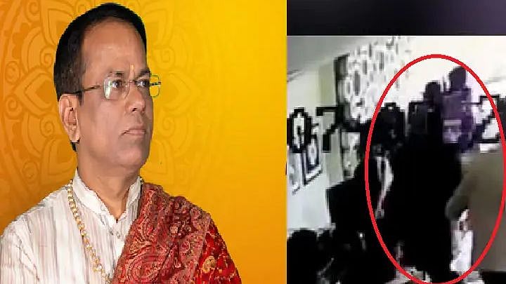 ஆசிர்வாதம் வாங்குவது போல் நடித்து கொடூரம்.. கர்நாடகத்தை சேர்ந்த பிரபல சாமியார் குத்திக் கொலை!  