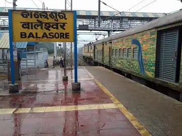 காதலிக்க மறுத்த சிறுமி.. ஆத்திரத்தில் தீ வைத்து எரித்து கொலை செய்த திருமணமான நபர்.. ஒடிசாவில் அதிர்ச்சி!