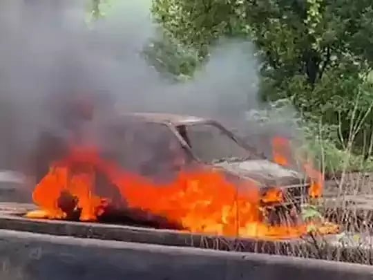 காரோடு தீவைத்து கொளுத்திக் கொண்ட குடும்பம்.. தொழிலதிபர் முடிவுக்கு காரணம் என்ன?