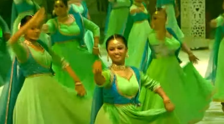 8 மாநிலங்களின் பாரம்பரிய நாட்டியம்.. லிடியன் நாதஸ்வரனின் இசை: புகைப்பட தொகுப்பு!