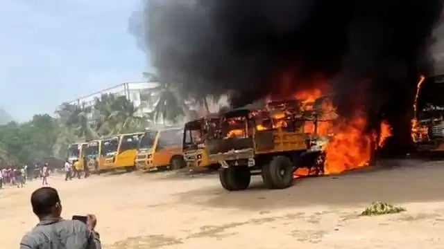 கள்ளக்குறிச்சி கலவரம் : Whatsapp, Facebook மூலம் அழைப்புவிடுத்தவர்களை கைது செய்த காவல்துறை !