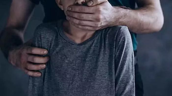 7 வயது சிறுவனை கொலை செய்த 5 மாணவர்கள்.. டி.வி. சீரியலை பார்த்து கொலை செய்ததாக அதிர்ச்சி வாக்குமூலம் !