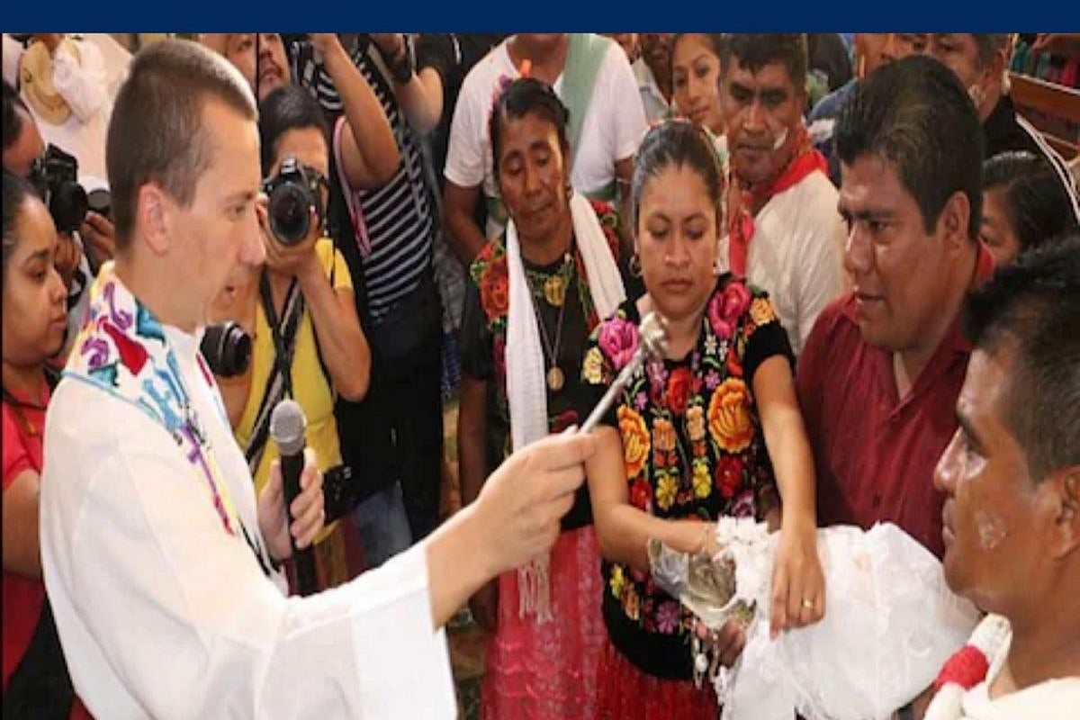 முதலையை திருமணம் செய்த மேயர்! காரணத்தை கேட்டால் அதிர்ந்து விடுவீர்கள்!