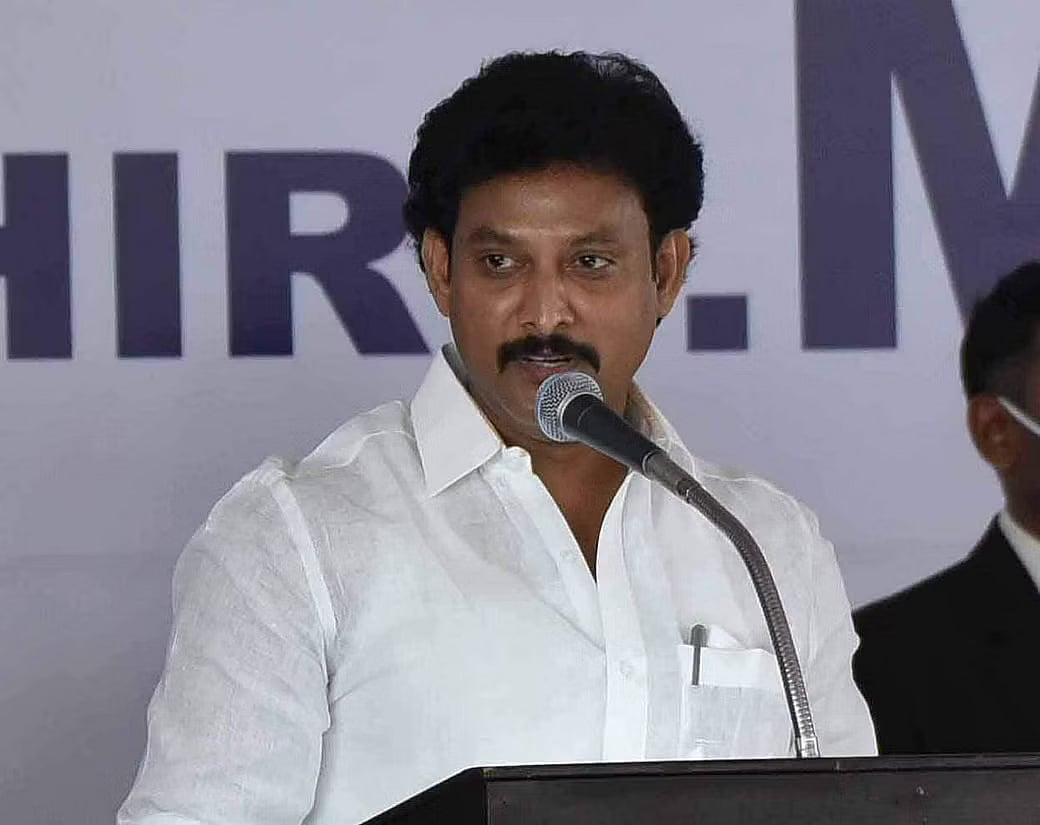 10 மணிக்குள் பள்ளிக்கு வராவிட்டால் சம்பளம் பிடித்தமா ? - உண்மை நிலையை வெளியிட்ட மக்கள் தொடர்புத்துறை! 