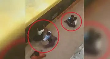 சுரங்கப்பாதை நீரில் சிக்கிய பள்ளி பேருந்து.. மாணவர்களை துரிதமாக மீட்ட பொதுமக்கள் - பெருகும் பாராட்டு! 