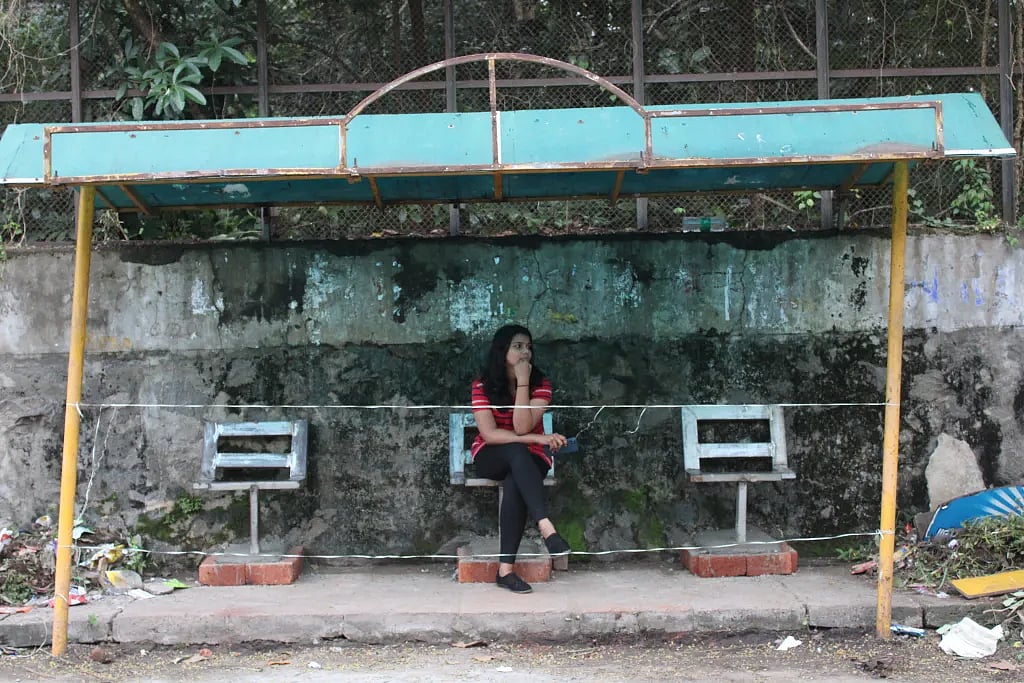 ஆணும் பெண்ணும் ஒன்றாக அமர்ந்ததால் உடைக்கப்பட்ட பென்ச்.. திருவனந்தபுரம் மேயர் ஆவேச அறிக்கை! 