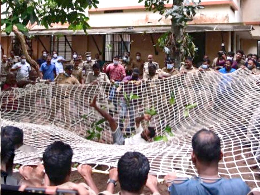 "சிலுவண்டு சிக்கும் ஆனா சிறுத்த.. சிக்கிடுச்சே!" - தப்பித்த சிறை கைதி.. வலை விரித்து பிடித்த போலிஸ் !