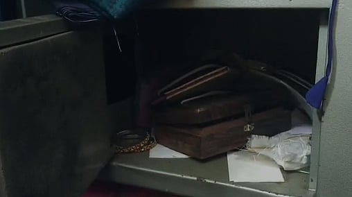 ஜன்னல் வழியாக சாவியை எடுத்து 20 சவரன் நகை கொள்ளை..புகார் கொடுத்த ஒரே நாளில் குற்றவாளியை பிடித்த போலிஸ்!