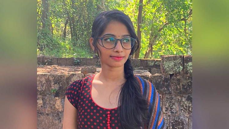 கல்லூரிக்கு சென்ற மாணவியை துரத்திக் கடித்த நாய்.. கேரளாவிலிருந்து படிக்க வந்த இடத்தில் நேர்ந்த சோகம் !