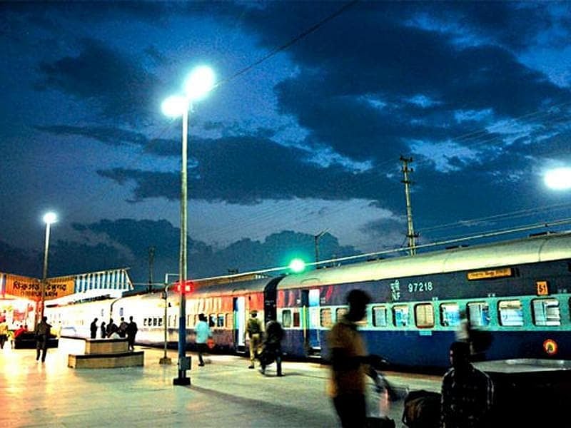 “இரவில் ரயிலில் பயணிப்பவர்களா நீங்கள் ?” - உங்களுக்காக புதிய திட்டத்தை அறிவித்த இந்திய ரயில்வே!