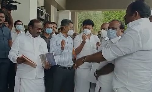 'எரிந்த சான்றிதழ்களின் புகை வாடை இன்னும் அடிக்கிறது': கள்ளக்குறிச்சி சம்பவத்தில் மனம் கலங்கிய அமைச்சர்!