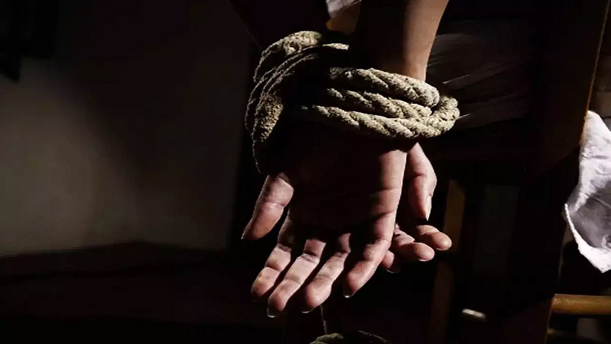 மனைவி செயலால் அதிர்ச்சியடைந்த கணவன்.. காவல்நிலையத்தில் பரபரப்பு புகார்: நடந்தது என்ன?