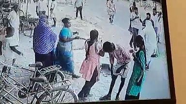 கட்டுப்பாட்டை இழந்து தாறுமாறாக ஓடிய கார்.. வீடுதிரும்பிய பாட்டி, பேத்தி பலி: பதற வைக்கும் CCTV காட்சிகள்!