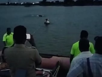 ஏரியில் மகிழ்ச்சியாக குளித்த 3 மாணவர்கள்.. நண்பர்கள் கண் எதிரே நடந்த சோக சம்பவம்!