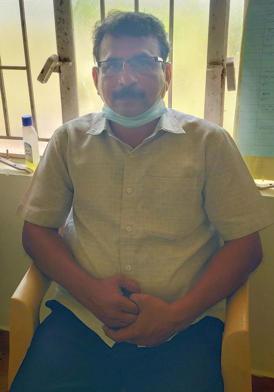 இரட்டை அர்த்தங்களில் தகாத வார்த்தைகளால் பேசிய ஆசிரியர்.. போக்சோவில் சிறையில் அடைத்து போலிஸ் அதிரடி!