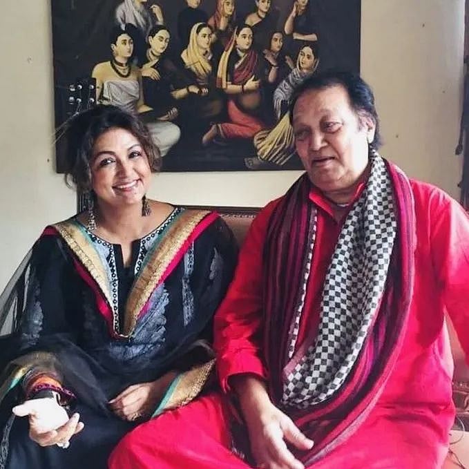 10 நாட்களாக உடல்நிலை மோசம்.. பிரபல இந்தி பாடகர் மரணம் - சோகத்தில் மூழ்கிய பாலிவுட் ரசிகர்கள் !