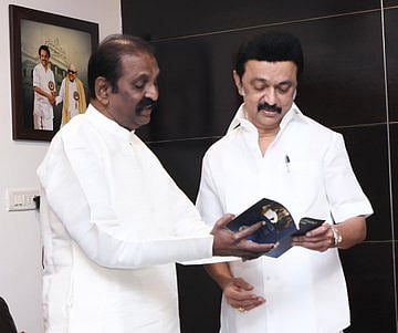 "பல்லாண்டு தமிழோடு வாழ்க".. கவிஞர் வைரமுத்துக்கு முதலமைச்சர் மு.க.ஸ்டாலின் பிறந்தநாள் வாழ்த்து! 
 