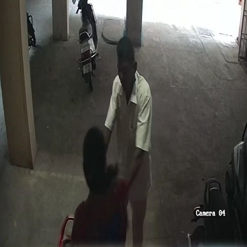 பட்டப்பகலில் மனைவியை கத்தியால் சராமரியாக குத்திய கணவன்.. புதுச்சேரி நடந்த பரபரப்பு சம்பவம்!