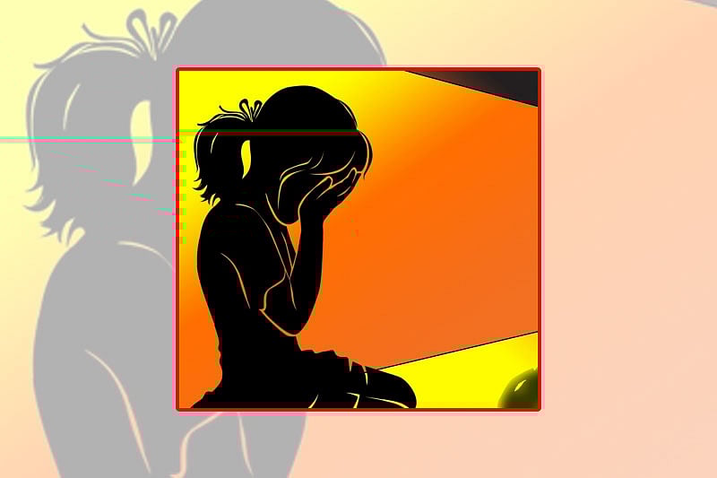 இளம்பெண்ணுக்கு பாலியல் தொல்லை.. தப்பிக்க ஓடும் காரில் இருந்து குதித்த பெண்..